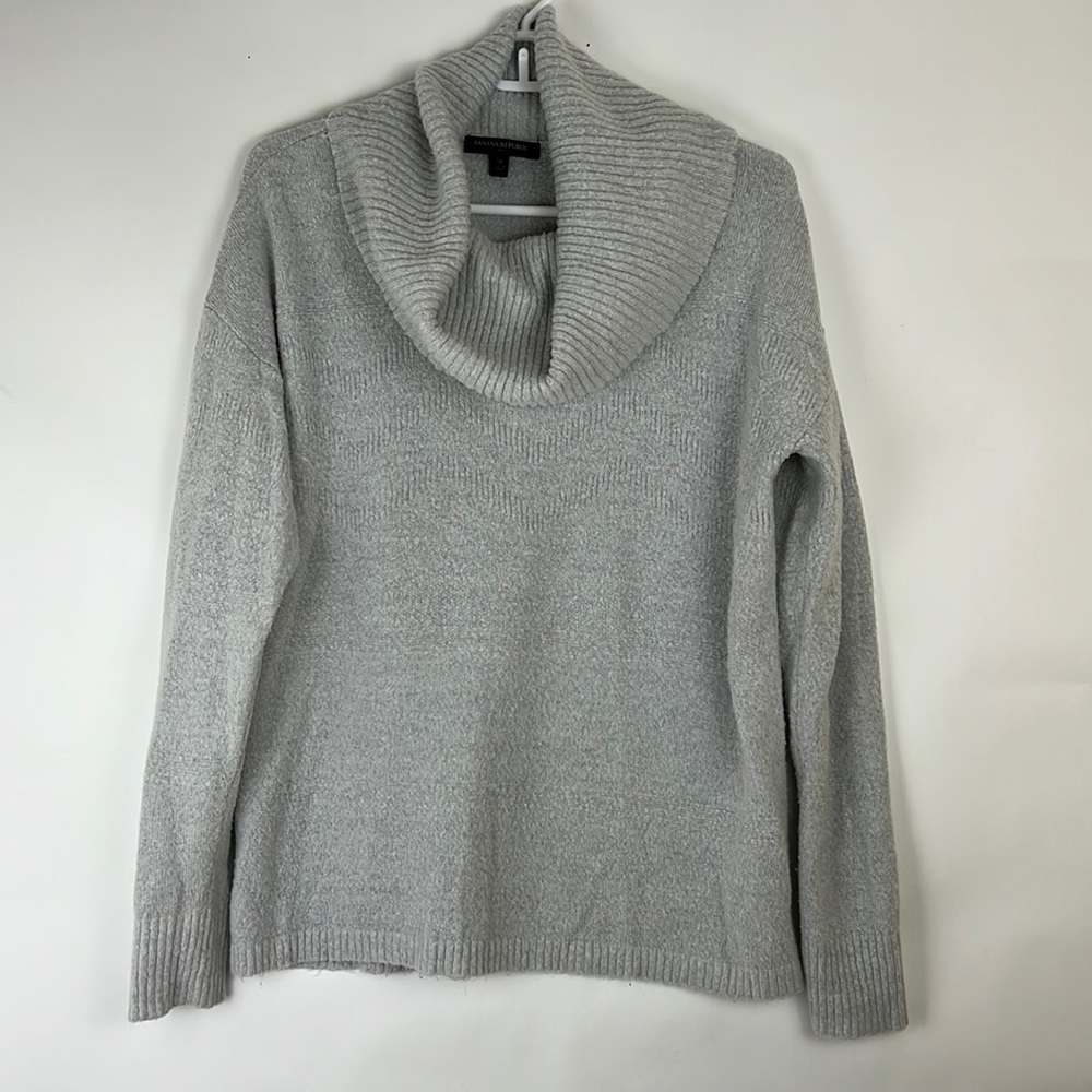 BANANA REPUBLIC cowl neck sweater in light gray M
